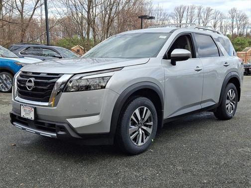 2025 Nissan Pathfinder SL 4WD