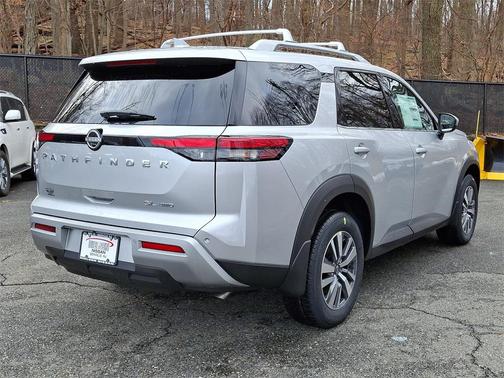 2025 Nissan Pathfinder SL 4WD