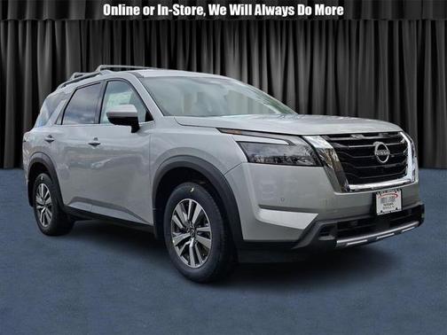 2025 Nissan Pathfinder SL 4WD