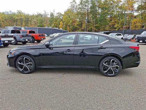 2023 Nissan Altima SR FWD