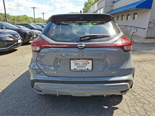 2023 Nissan Kicks SR