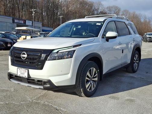 2025 Nissan Pathfinder SL 4WD