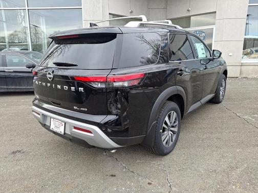 2025 Nissan Pathfinder SL 4WD