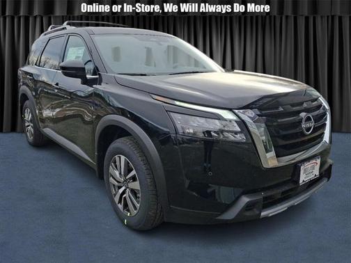 2025 Nissan Pathfinder SL 4WD