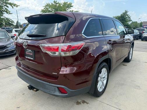 2016 Toyota Highlander LE