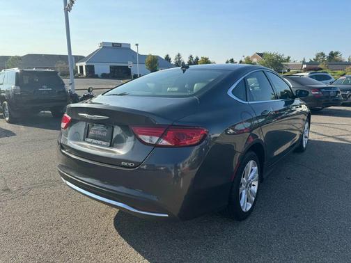 2017 Chrysler 200 Limited