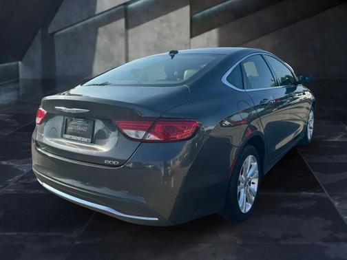 2017 Chrysler 200 Limited