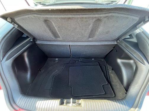 2016 Hyundai Veloster Base