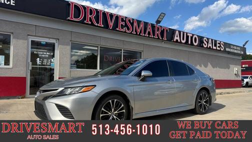 Celestial Silver Metallic 2019 Toyota Camry SE