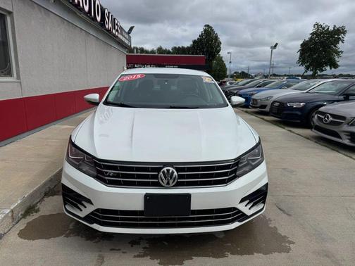 Pure White 2018 Volkswagen Passat 2.0T R-Line