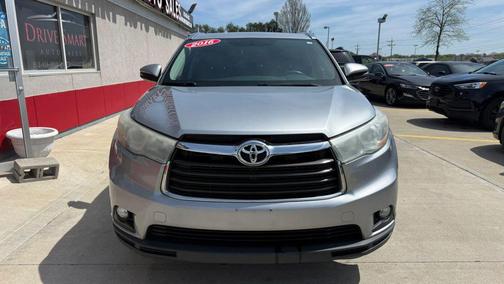 Silver Sky Metallic 2016 Toyota Highlander XLE