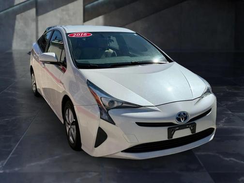 2016 Toyota Prius Four Touring