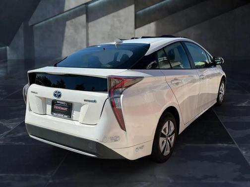 2016 Toyota Prius Four Touring