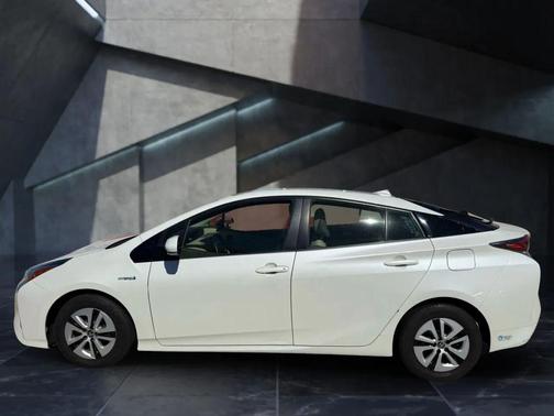 2016 Toyota Prius Four Touring
