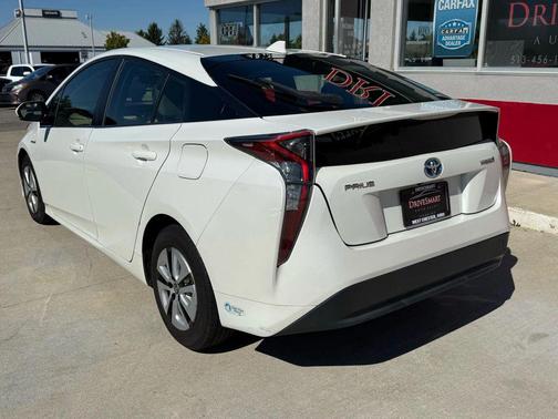 2016 Toyota Prius Four Touring