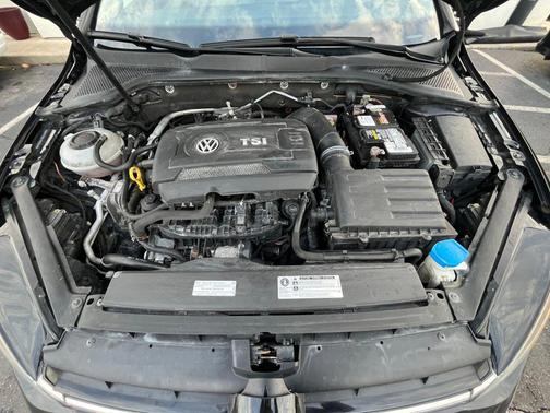2018 Volkswagen Golf TSI SE