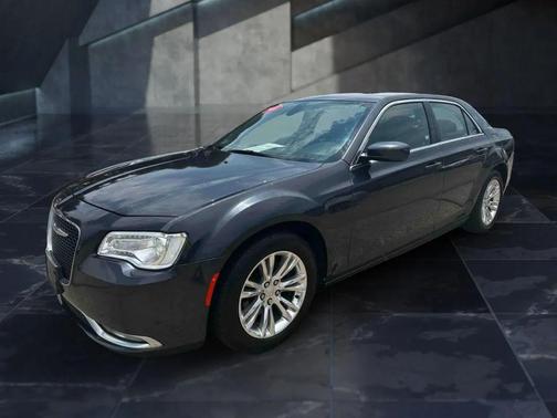 2018 Chrysler 300 Touring