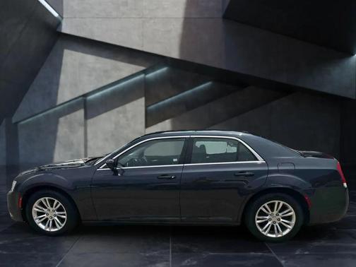 2018 Chrysler 300 Touring