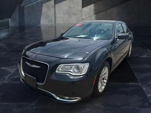 2018 Chrysler 300 Touring