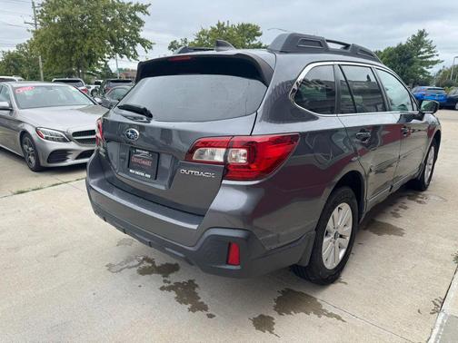 Gray 2018 Subaru Outback 2.5i Premium