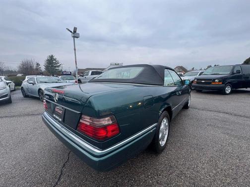 1995 Mercedes-Benz E-Class E 320 Cabriolet 2D