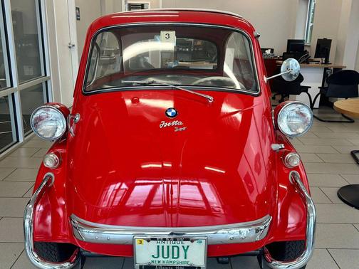 1957 BMW Isetta 