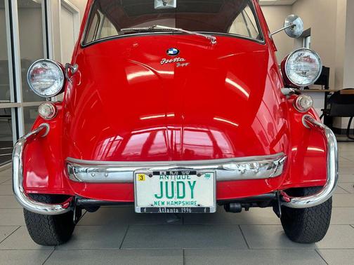 1957 BMW Isetta 