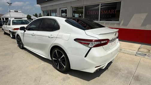 Wind Chill Pearl 2018 Toyota Camry XSE