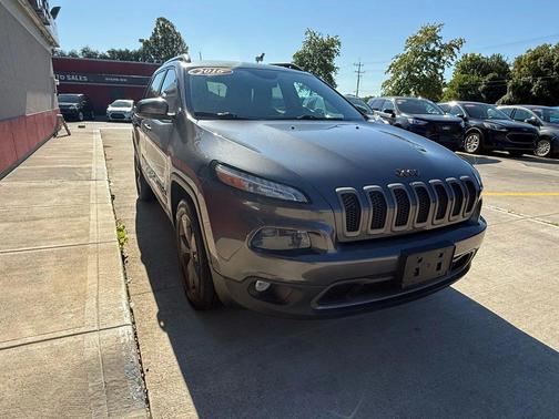 2016 Jeep Cherokee Sport