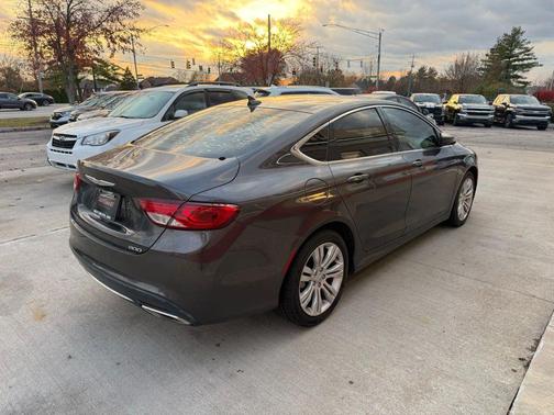 2016 Chrysler 200 Limited