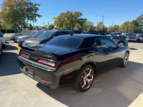 2015 Dodge Challenger SXT Plus