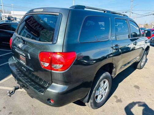 2008 Toyota Sequoia SR5