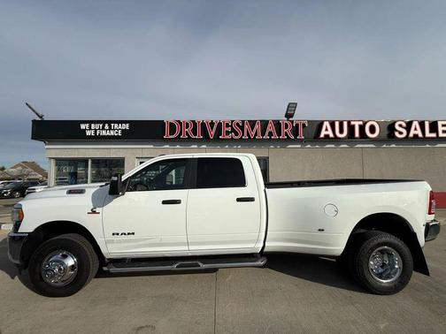 2024 RAM 3500 Big Horn Crew Cab 4x4 8' Box