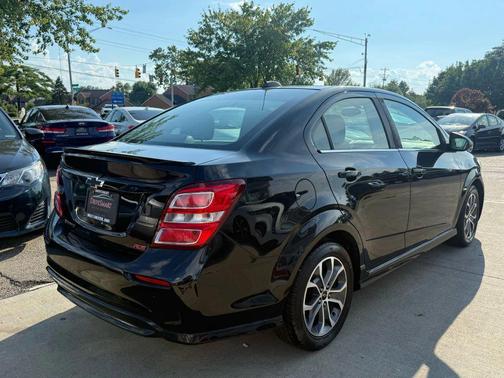 2020 Chevrolet Sonic FWD Sedan LT