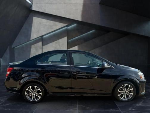 2020 Chevrolet Sonic FWD Sedan LT
