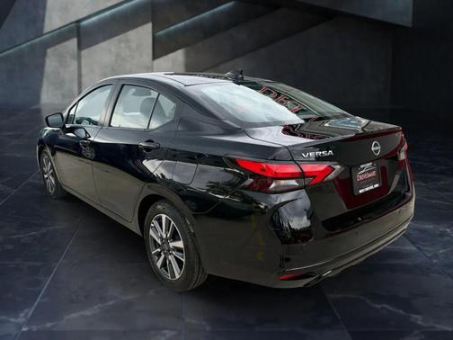2023 Nissan Versa 1.6 SV