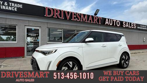 Snow White Pearl 2023 Kia Soul GT-Line