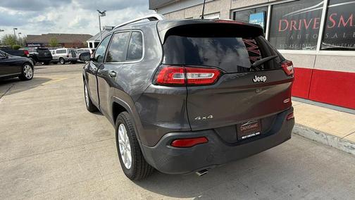 Brilliant Black Crystal Pearlcoat 2016 Jeep Cherokee Sport