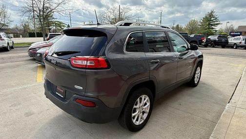 Brilliant Black Crystal Pearlcoat 2016 Jeep Cherokee Sport