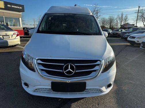 2017 Mercedes-Benz Metris Base