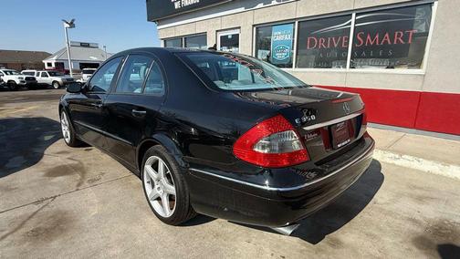 Black 2009 Mercedes-Benz E-Class 4MATIC