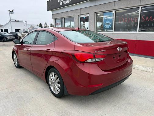 2015 Hyundai ELANTRA SE