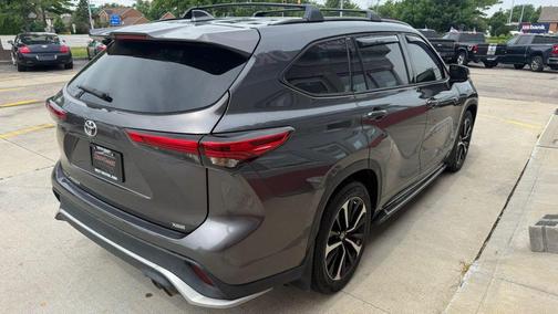 Magnetic Gray Metallic 2021 Toyota Highlander XSE