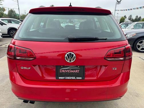 2015 Volkswagen Golf SportWagen TSI SE 4-Door