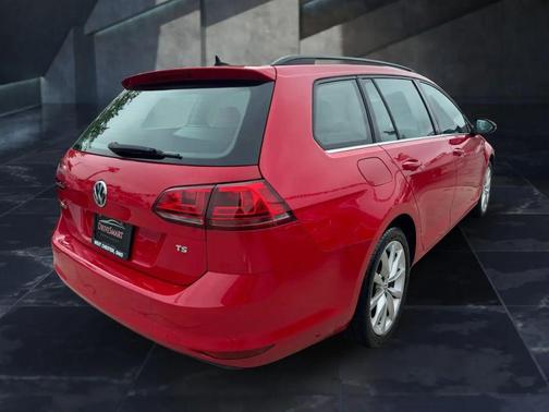 2015 Volkswagen Golf SportWagen TSI SE 4-Door