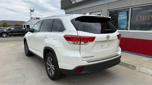 Blizzard Pearl 2019 Toyota Highlander XLE