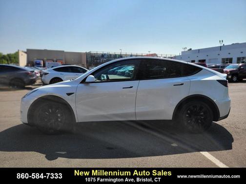 2022 Tesla Model Y Long Range Dual Motor All-Wheel Drive