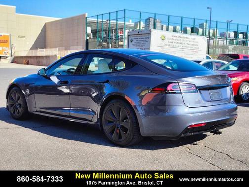 2022 Tesla Model S Base