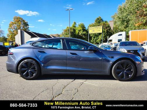 2022 Tesla Model S Base
