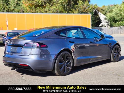 2022 Tesla Model S Base